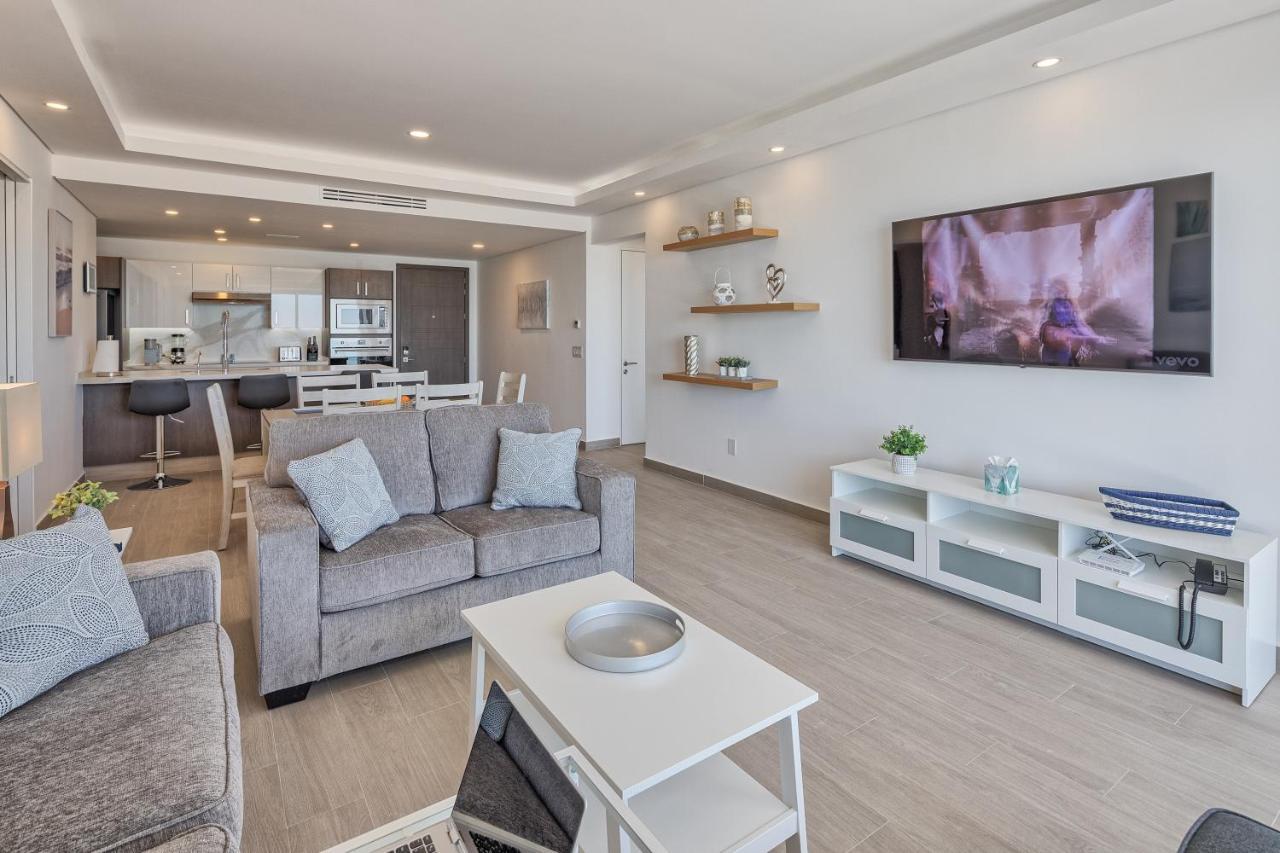 Brand New Contemporary 1 Bed Oceanfront Condo At Encantame Towers Verano E1203 Playa Encanto Kültér fotó